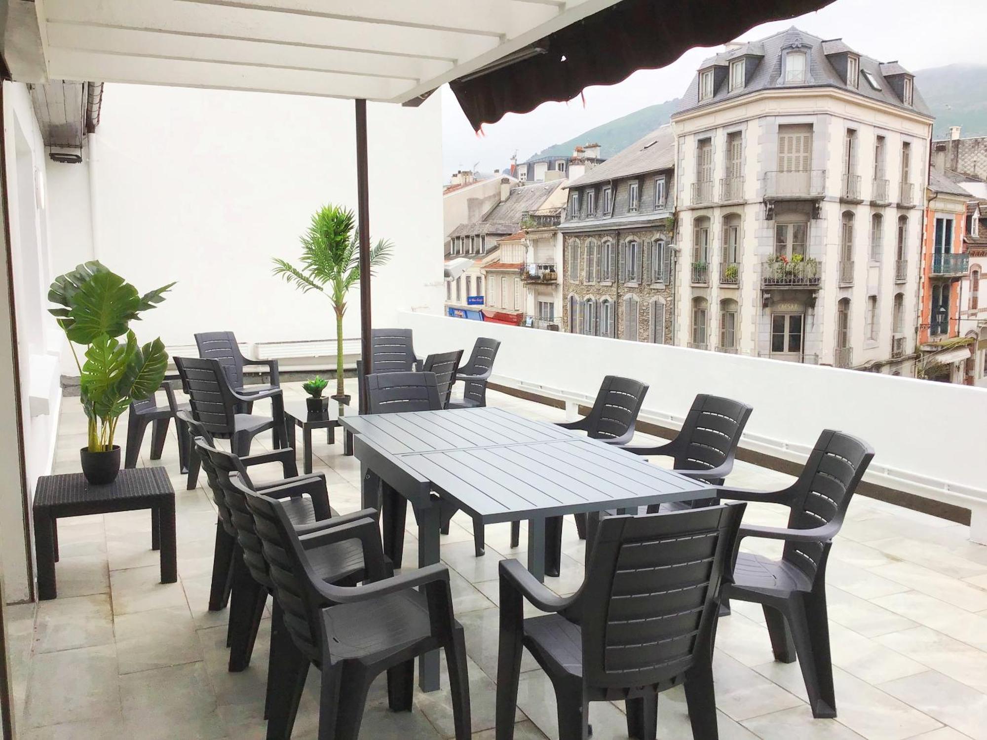 Appartement Le Soleil 140 M2 Climatise Parking Prive Proche Sanctuaires Lourdes Luaran gambar